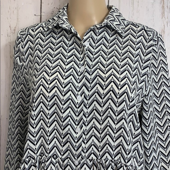 Emma & Ella Paris Button Down Dress - Picture 6 of 12